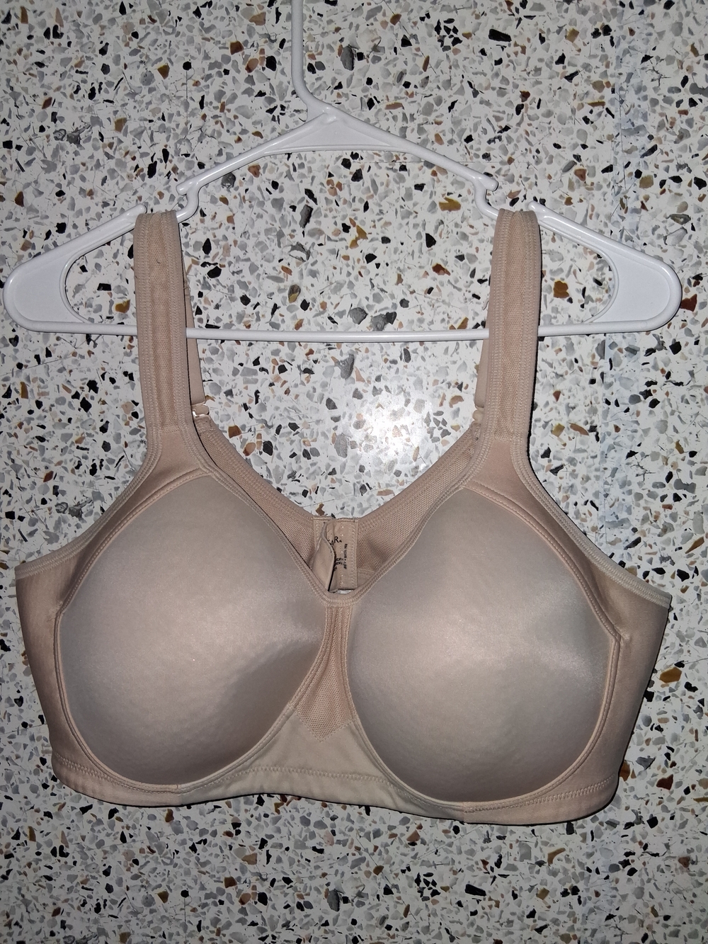 Women's Vanity Fair Nude Tshirt Bra Size 42C Wireless With Padding